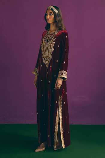 Buy_Mirasa_Maroon Silk, Velvet Round Neck Zehna Pure Straight Kurta And Pant Set 