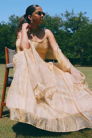 Buy_Mirasa_Gold Tissue, Brocade Sweetheart Neck Saanjh Pure Banarasi Lehenga Set 