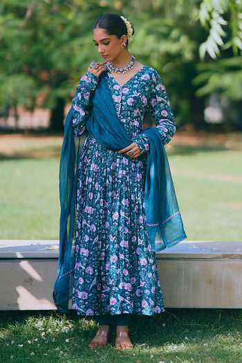 Mirasa_Green Silk, , Silk, Net V-neck Riva Printed Anarkali Set _at_Aza_Fashions