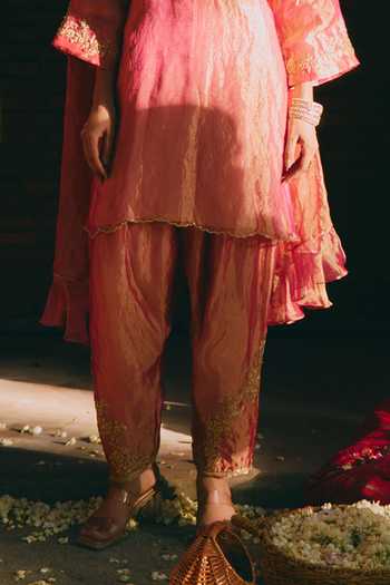 Mirasa_Pink Silk, Tissue Split V-neck, Yes Mahira Embroidered Kurta Set _Online_at_Aza_Fashions