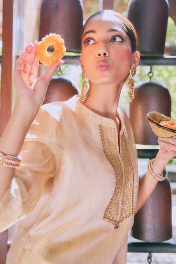 Mirasa_Gold Tissue Mandarin Collar, Yes Iraaya Embroidered Kurta And Pant Set _Online_at_Aza_Fashions