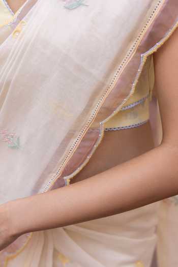 Buy_Label Nimbus_Ivory Chanderi, Silk, Cotton V-neck Saree With Tie And Dye Blouse _Online_at_Aza_Fashions