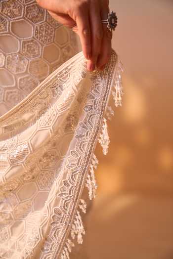 Buy_Nitika Gujral_Ivory Georgette, Net Square Neck Tonal Embroidered Saree And Blouse Set 