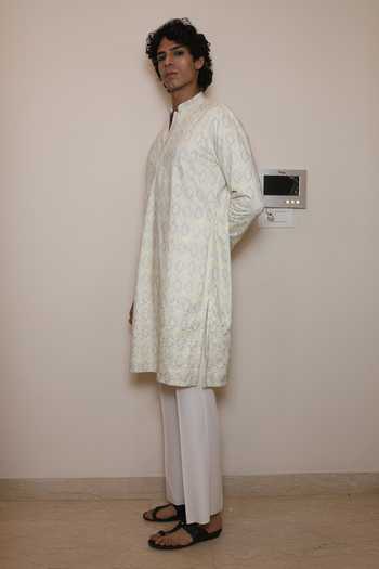 Shop_Dev Ki Raha_Ivory Silk, Cotton Dhaaga E Zar Embroidered Kurta Set _Online_at_Aza_Fashions