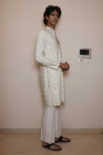 Dev Ki Raha_Ivory Silk, Cotton Dhaaga E Zar Embroidered Kurta Set _at_Aza_Fashions