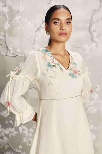 Kaveri_Off White Linen Embroidery V-neck Corsage Bed Roses Dress _at_Aza_Fashions