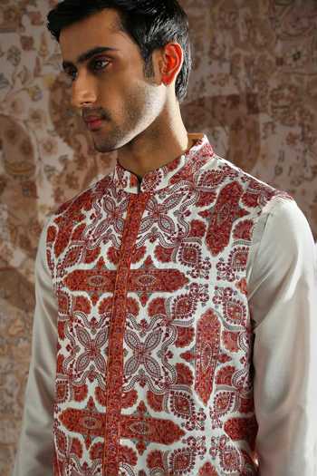 Asuka_Ivory Pashmina Kashida Embroidered Bundi Kurta Set _at_Aza_Fashions