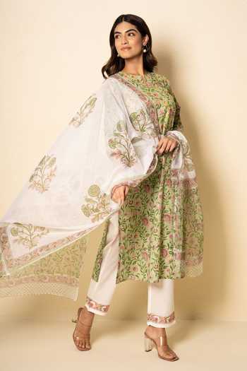 Buy_Kameez_Green Cotton, Kota Doria Split V-neck, Yes Garden Floral Block Print Kurta Set _Online_at_Aza_Fashions