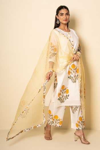 Shop_Kameez_White Cotton, Chiffon Round Neck Summer Floral Block Print Kurta Set _Online_at_Aza_Fashions