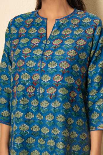 Kameez_Blue Chanderi, Muslin (mulmul), Cotton Split Floral Block Print Kurta And Pant Set _at_Aza_Fashions