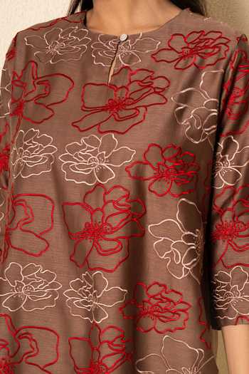 Kameez_Brown Chanderi, Cotton Keyhole Neck Floral Embroidered Kurta And Pant Set _at_Aza_Fashions