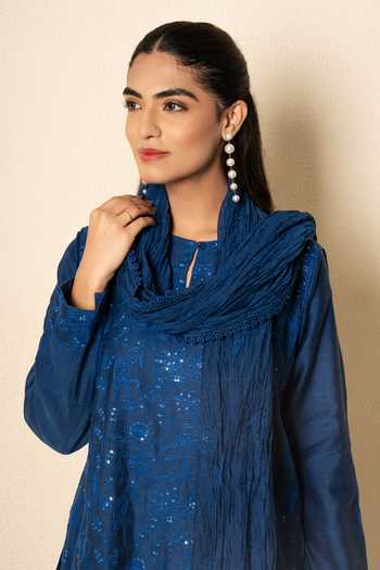 Kameez_Cobalt Chanderi, Cotton Keyhole Neck Bloom Floral Embroidered Kurta Set _Online_at_Aza_Fashions