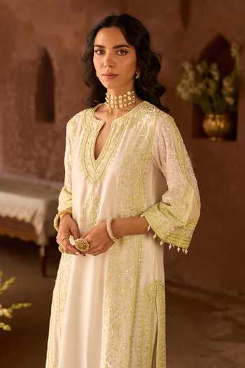 Sheetal Batra_Ivory , Chanderi, Organza Embroidery Round Neck Nurvi Kurta Set _Online_at_Aza_Fashions