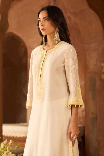 Sheetal Batra_Ivory , Chanderi, Cotton, Organza Round Neck, Yes Anam Kurta Set _Online_at_Aza_Fashions