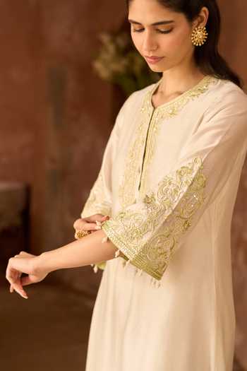 Sheetal Batra_Ivory , Chanderi, Cotton, Organza Hani Kurta Set _Online_at_Aza_Fashions