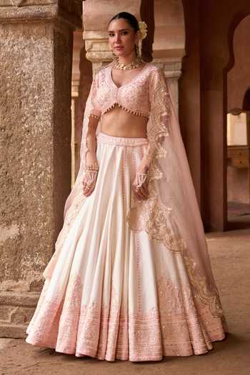 Buy_Sheetal Batra_Pink , Organza V-neck Sahabat Raw Lehenga Set 