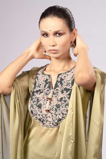 Buy_Rirasa_Green Split V-neck Tarang Embroidered Kaftan And Pant Set _Online_at_Aza_Fashions