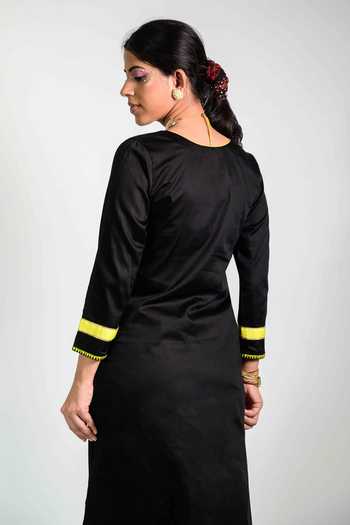 Agraj Jain_Black Cotton Split V-neck Paisley Embroidered Kurta And Pant Set _at_Aza_Fashions
