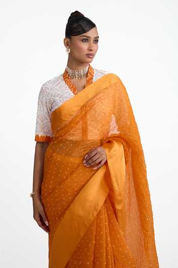 Naina Jain_Orange Organza, Georgette V-neck Bandhani Saree With Quilted Blouse _Online_at_Aza_Fashions