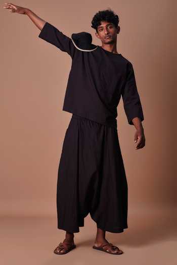 Shop_MATI_Black Cotton Cross Pocket T-shirt _Online_at_Aza_Fashions