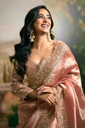Buy Samyukta Singhania Pink Organza Sweetheart Neck Bead Sequined Saree And Blouse Set Buy_Samyukta Singhania_Pink Organza Sweetheart Neck Bead Sequined Saree And Blouse Set