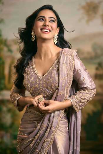 Buy_Samyukta Singhania_Purple Georgette V-neck Soft Saree And Blouse Set _Online_at_Aza_Fashions