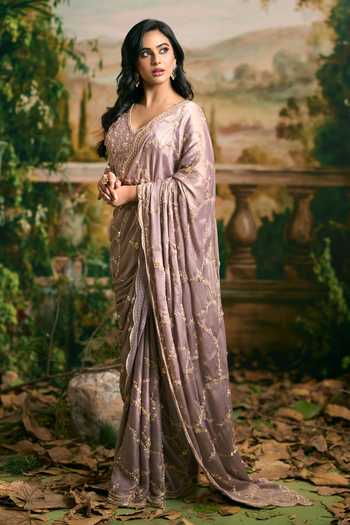 Samyukta Singhania_Purple Georgette V-neck Soft Saree And Blouse Set _at_Aza_Fashions