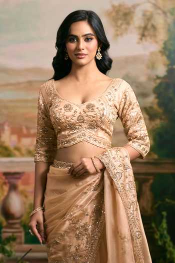 Samyukta Singhania Beige Organza Sweetheart Neck Saree And Blouse Set at Aza Fashions Samyukta Singhania_Beige Organza Sweetheart Neck Saree And Blouse Set _at_Aza_Fashions