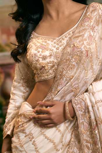 Buy_Samyukta Singhania_Gold Georgette Sweetheart Neck Embroidered Saree And Blouse Set 
