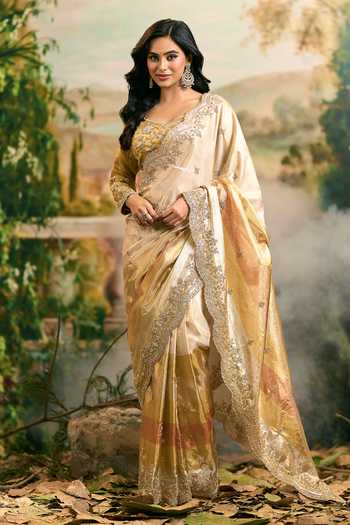 Shop_Samyukta Singhania_Gold Organza Sweetheart Neck Hand Embroidered Saree And Blouse Set 