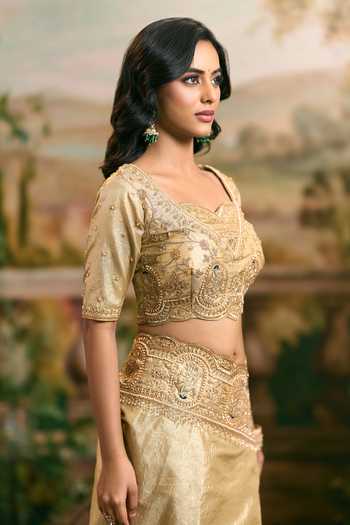Buy_Samyukta Singhania_Gold Tissue Banarsi Saree And Blouse Set _Online_at_Aza_Fashions