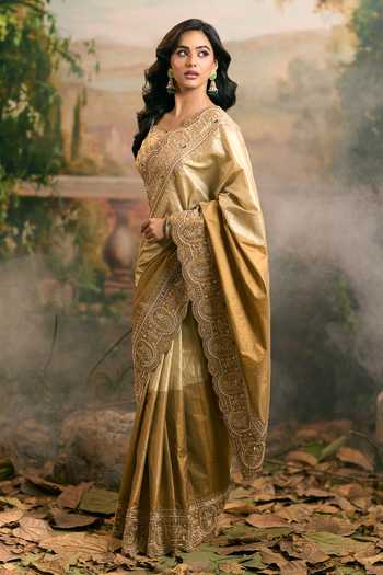 Samyukta Singhania_Gold Tissue Banarsi Saree And Blouse Set _at_Aza_Fashions