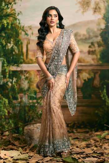 Samyukta Singhania_Green Tissue V-neck Banarsi Saree And Blouse Set _at_Aza_Fashions
