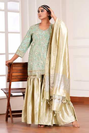 Buy_Sheeshakari_Green Silk Round Neck Hand Embroidered Kurta Set 