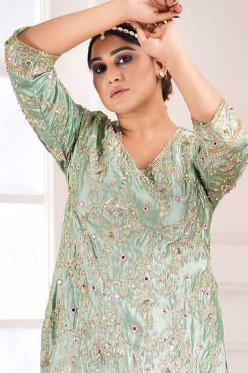 Shop_Sheeshakari_Green Silk Round Neck Hand Embroidered Kurta Set 