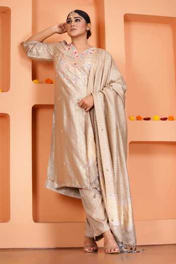 Buy_Sheeshakari_Beige Silk V-neck Hand Embroidered Kurta Set 