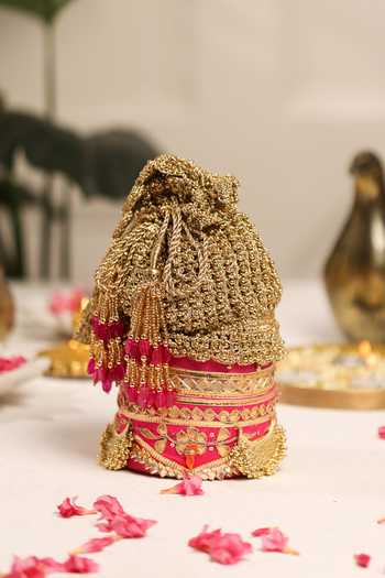 5elements Kanakraas Zari Embellished Potli 