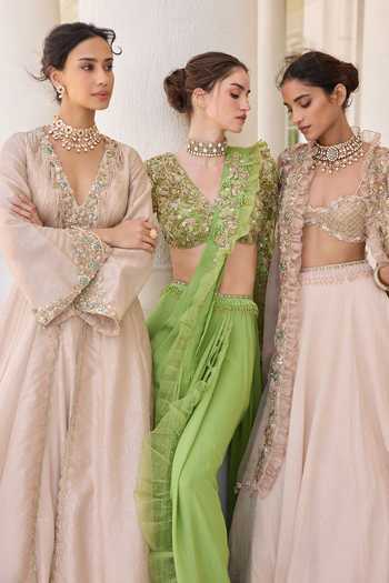 Buy_Awigna_Green Organza, Net, Chiffon V-neck Lutus Saree And Blouse Set 