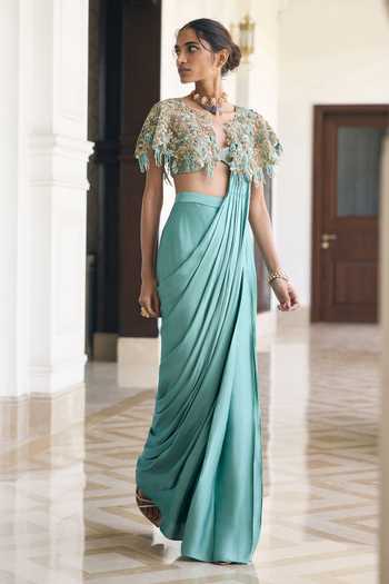 Awigna_Aqua Net, Lycra Sweetheart , Round Lillium Pre-draped Saree And Cape Set _Online_at_Aza_Fashions