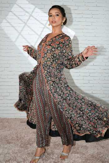 Shop_Sheeshakari_Black Silk V-neck Ajrakh Pattern Kurta And Pant Set _Online_at_Aza_Fashions