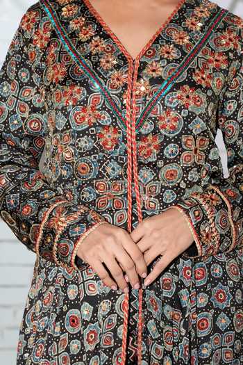 Sheeshakari_Black Silk V-neck Ajrakh Pattern Kurta And Pant Set _at_Aza_Fashions