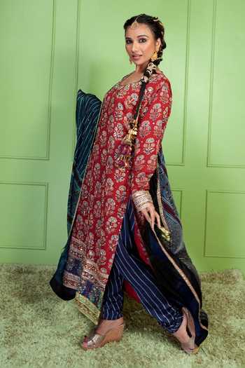 Buy_Sheeshakari_Red Silk Scoop Neck Ajrakh Pattern Kurta Set _Online_at_Aza_Fashions