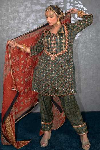 Buy_Sheeshakari_Green Silk Round Neck, Yes Ajrakh Pattern Kurta Set 