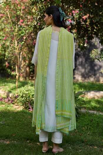 Surmaye Bloom Embroidered Kurta & Pant Set 