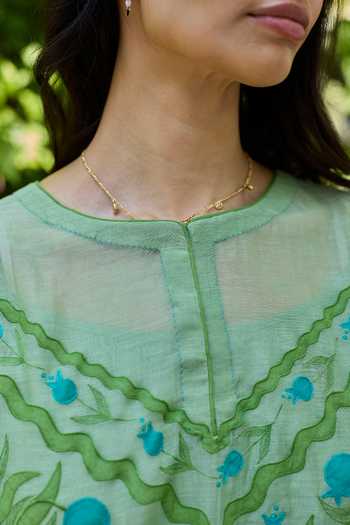 Surmaye_Green Chanderi Boat Neck, Yes Pomegranate Trail Embroidered Kurta And Pant Set _at_Aza_Fashions