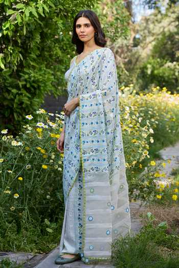 Buy_Surmaye_Ivory Silk Hidden Orchard Saree 