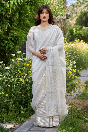 Surmaye Wander Trail Ivory Embroidered Saree 
