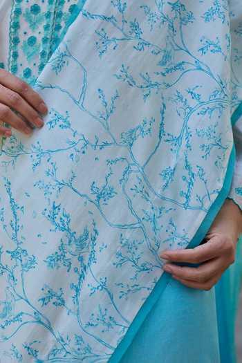 Buy_Surmaye_Blue Silk Once Upon A Garden Print Saree 