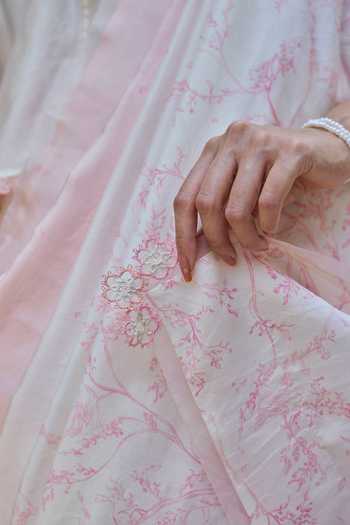 Buy_Surmaye_Pink Silk Once Upon A Garden Print Saree _Online_at_Aza_Fashions