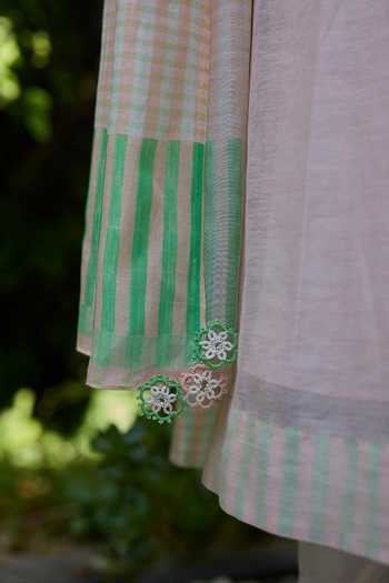Surmaye_Pink Chanderi Boat Neck, Yes Thread Embroidered Kurta And Pant Set _Online_at_Aza_Fashions